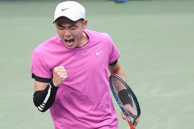 巴特萨基还没来不及走到替补席跟教练击掌普利西奇就完成了进球！