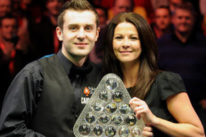 周定洋入围亚冠最佳球员，但因限薪令遭拒，欲重返欧洲或改身份寻求更高薪资。