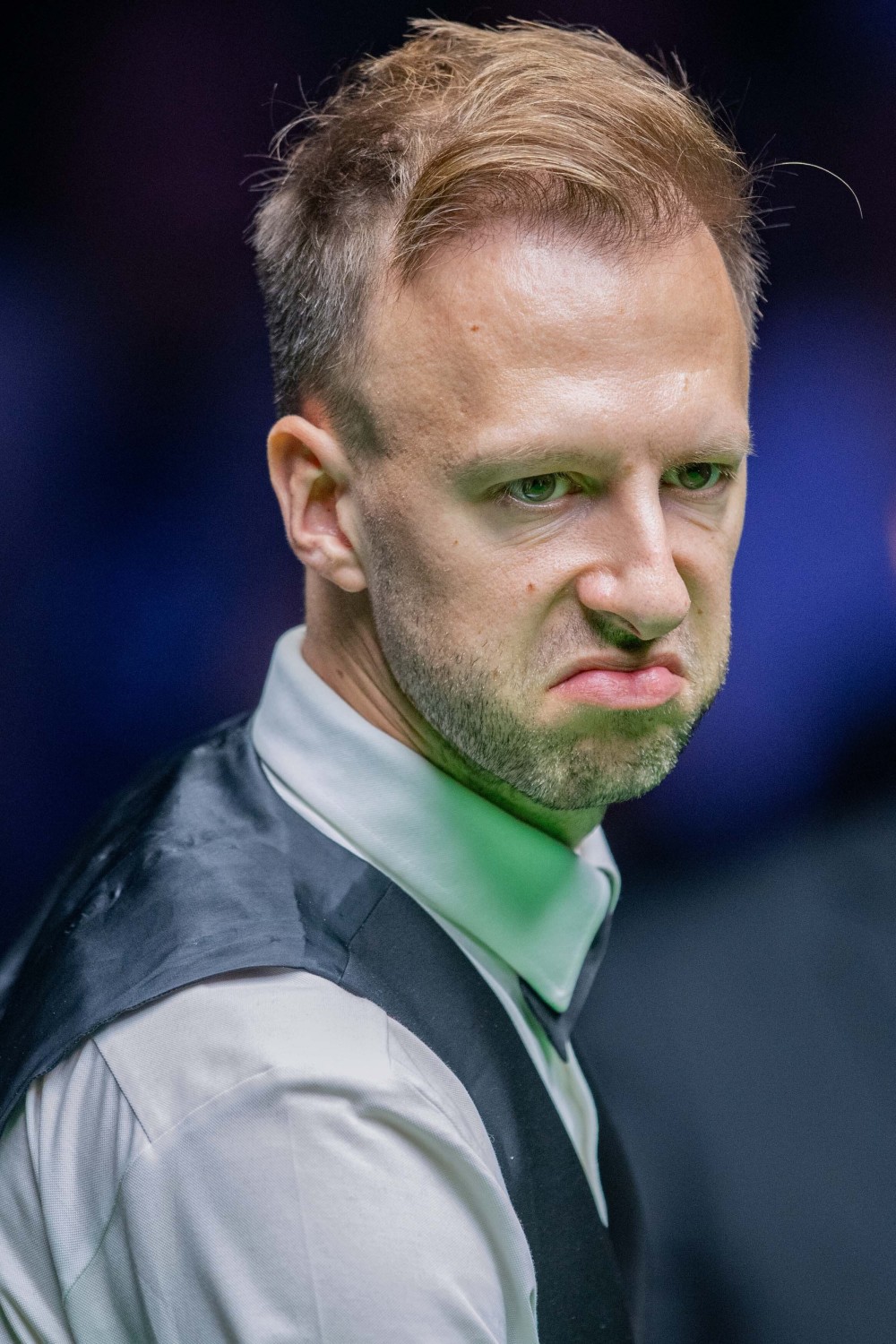 明了他的非 明了他的非